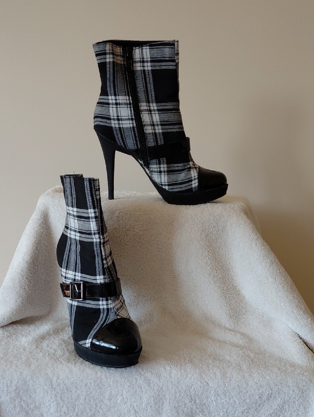 Harajuku Lovers Black & White Plaid Platform Ankle Boots